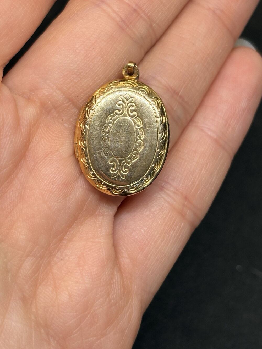 Vintage Costume Gold Tone Plated Floral Oval Small Locket Pendant